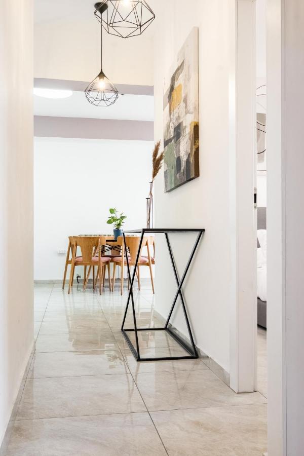 Modern Bright, Near Mahane Yehuda Market, Balcony Jerusalem Exterior photo