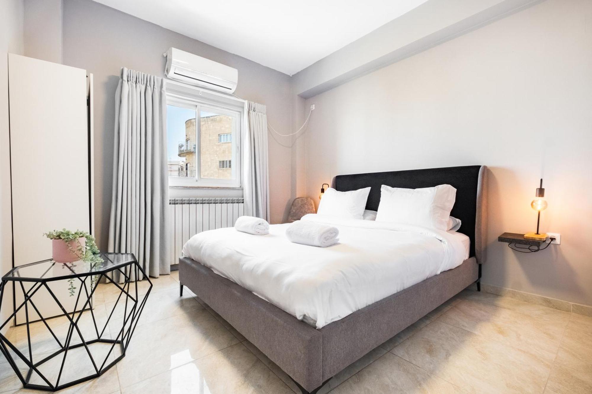 Modern Bright, Near Mahane Yehuda Market, Balcony Jerusalem Exterior photo