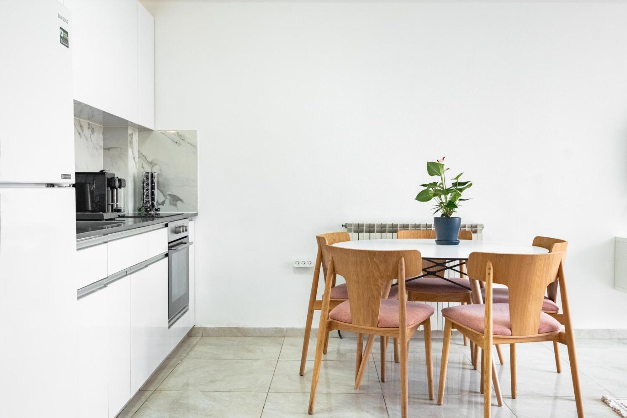 Modern Bright, Near Mahane Yehuda Market, Balcony Jerusalem Exterior photo